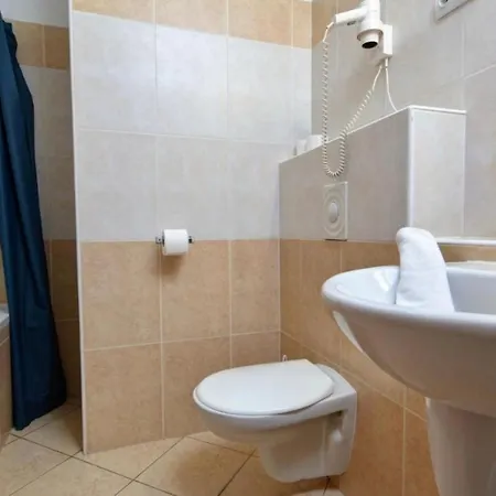 Διαμέρισμα Studio Inn, Monza Hospital, National Arena, Monza Hospital, Late Check-out Available Βουκουρέστι