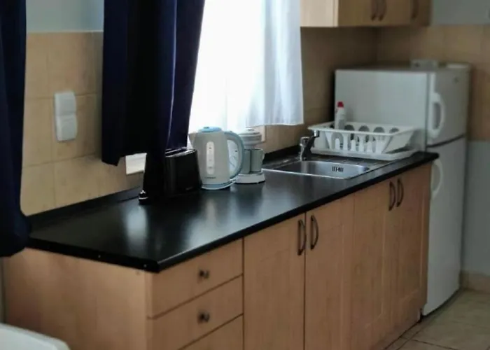 Studio Inn, Monza Hospital, National Arena, Monza Hospital, Late Check-out Available Апартаменти Бухарест