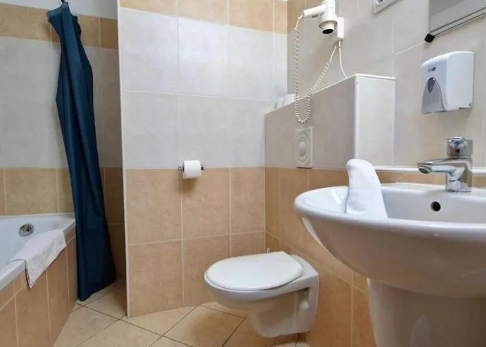 Апартаменти Studio Inn, Monza Hospital, National Arena, Monza Hospital, Late Check-out Available Бухарест