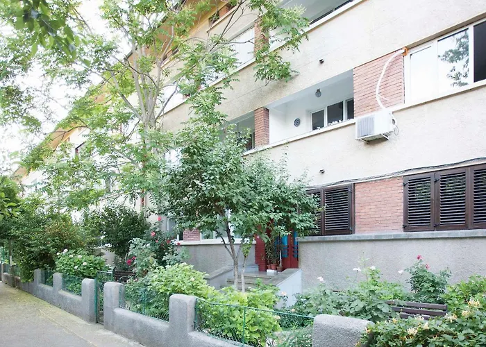 Studio Inn, Monza Hospital, National Arena, Monza Hospital, Late Check-out Available Бухарест